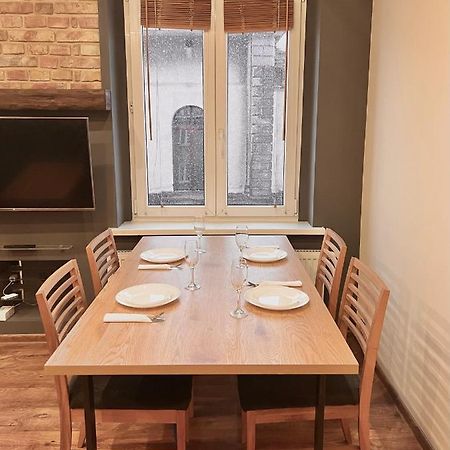 2-Room Apartment In The City Center Poznan Bagian luar foto
