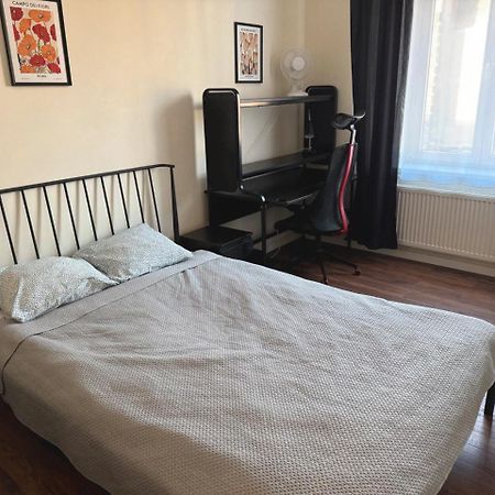 2-Room Apartment In The City Center Poznan Bagian luar foto