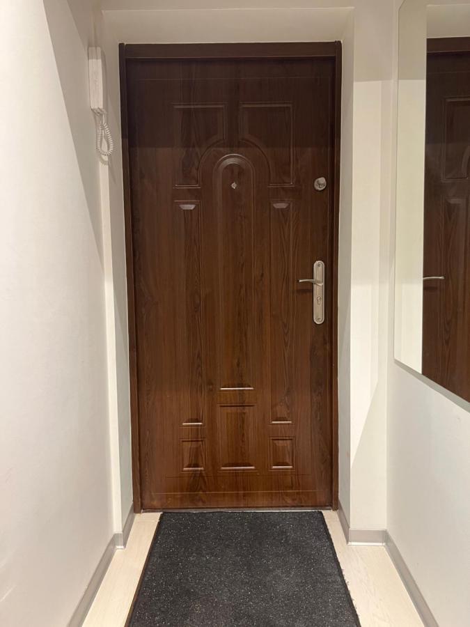 2-Room Apartment In The City Center Poznan Bagian luar foto
