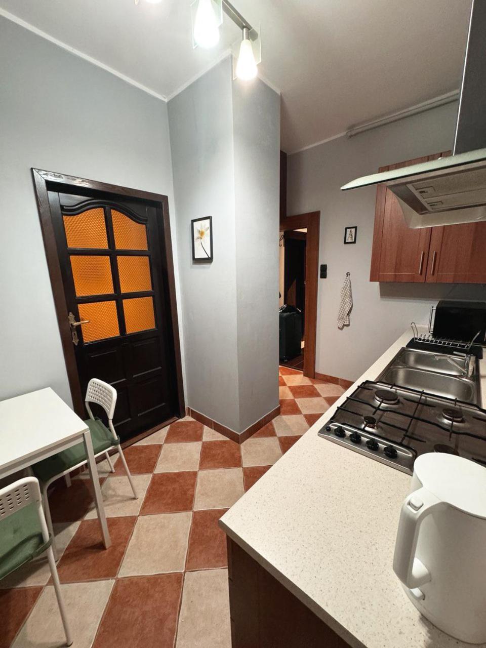 2-Room Apartment In The City Center Poznan Bagian luar foto